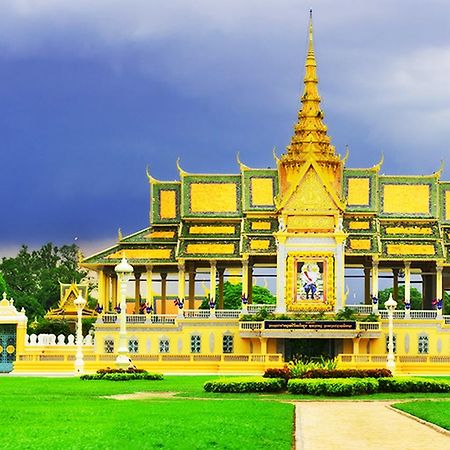 Hotel Luxury World Phnom Penh Exterior foto